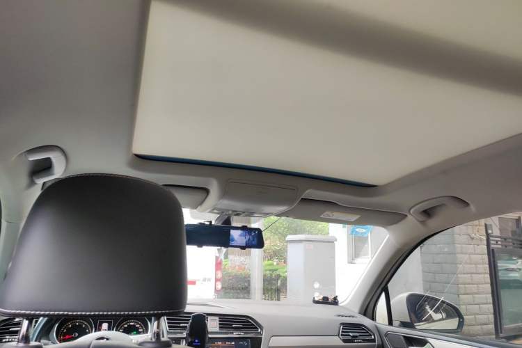 Used Volkswagen Tiguan L 2020 330TSI Automatic Two-Wheel Drive Panoramic Comfort Edition China VI Standard Headliner