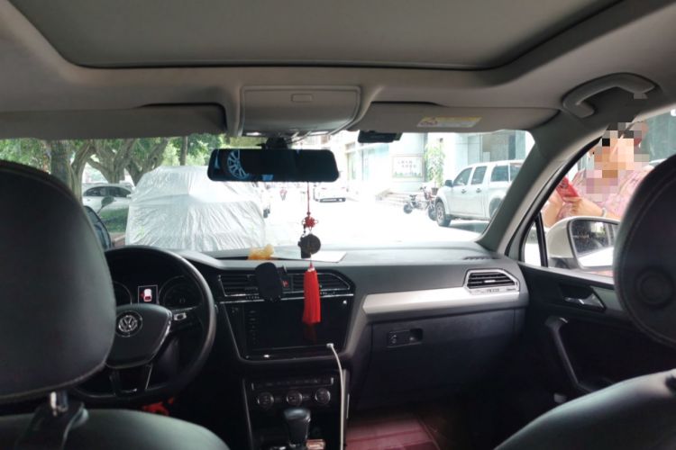 Used Volkswagen Tiguan L 2020 330TSI Automatic Two-Wheel Drive Smart Luxury Edition China VI Standard Headliner