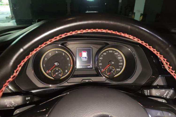 Used Volkswagen Tiguan L 2020 330TSI Automatic Two-Wheel Drive Smart Luxury Edition China VI Standard Instrument Cluster