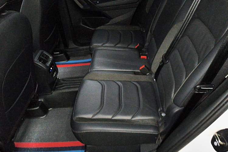 Used Volkswagen Tiguan L 2020 330TSI Automatic Two-Wheel Drive Smart Luxury Edition China VI Standard Interior 4