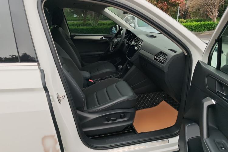 Used Volkswagen Tiguan L 2020 330TSI Automatic Two-Wheel Drive Smart Luxury Edition China VI Standard Interior 6