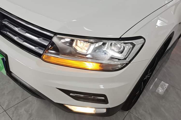 Used Volkswagen Tiguan L 2020 330TSI Automatic Two-Wheel Drive Smart Luxury Edition China VI Standard Left Front Headlight