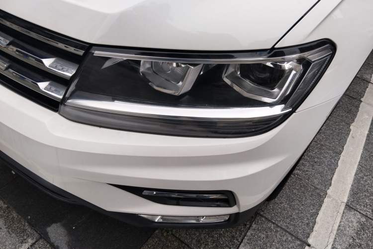 Used Volkswagen Tiguan L 2020 330TSI Automatic Two-Wheel Drive Panoramic Comfort Edition China VI Standard Left Front Headlight