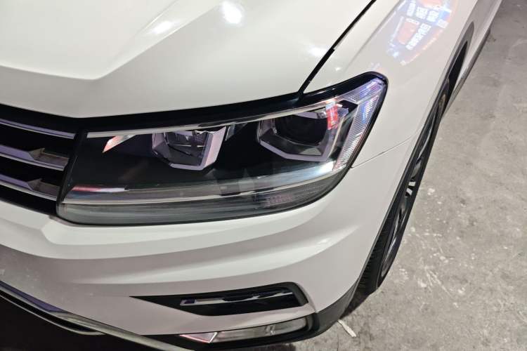 Used Volkswagen Tiguan L 2020 330TSI Automatic Two-Wheel Drive Panoramic Comfort Edition China VI Standard Left Front Headlight