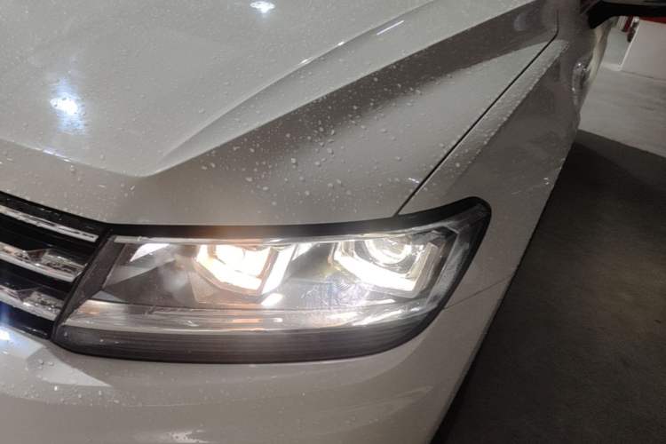 Used Volkswagen Tiguan L 2020 330TSI Automatic Two-Wheel Drive Panoramic Comfort Edition China VI Standard Left Front Headlight