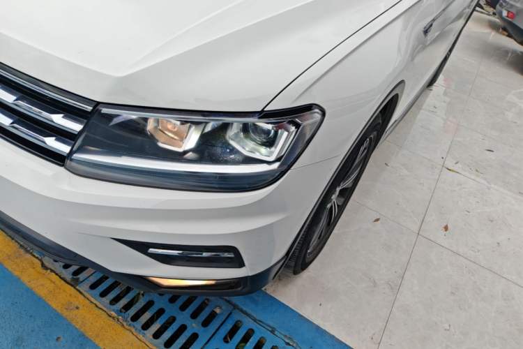 Used Volkswagen Tiguan L 2020 330TSI Automatic Two-Wheel Drive Panoramic Comfort Edition China VI Standard Left Front Headlight
