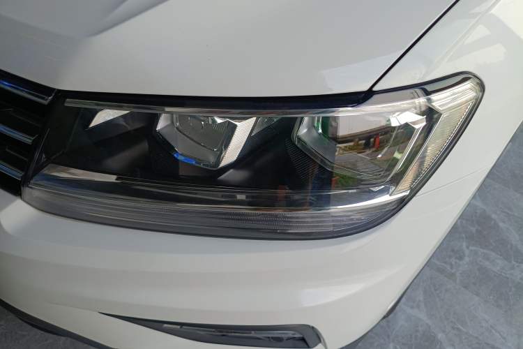 Used Volkswagen Tiguan L 2020 330TSI Automatic Two-Wheel Drive Smart Luxury Edition China VI Standard Left Front Headlight