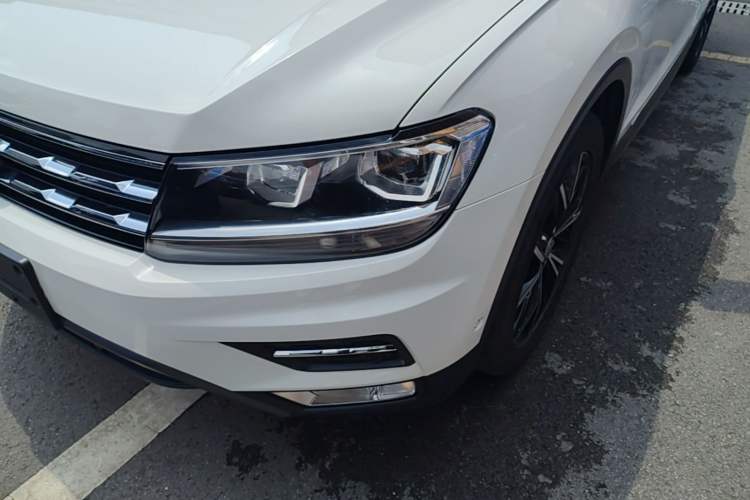 Used Volkswagen Tiguan L 2020 330TSI Automatic Two-Wheel Drive Smart Luxury Edition China VI Standard Left Front Headlight
