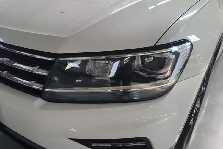 Used Volkswagen Tiguan L 2020 330TSI Automatic Two-Wheel Drive Smart Luxury Edition China VI Standard Left Front Headlight