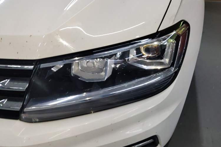 Used Volkswagen Tiguan L 2020 330TSI Automatic Two-Wheel Drive Panoramic Comfort Edition China VI Standard Left Front Headlight