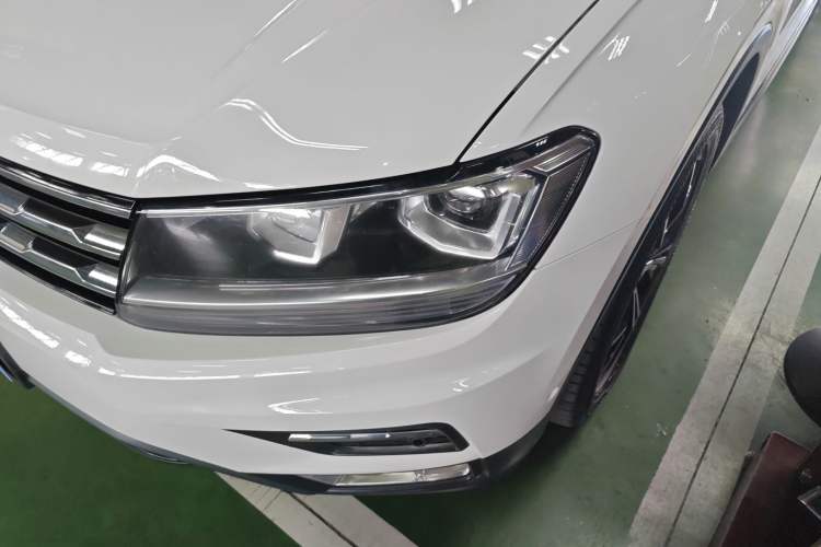 Used Volkswagen Tiguan L 2020 330TSI Automatic Two-Wheel Drive Smart Luxury Edition China VI Standard Left Front Headlight