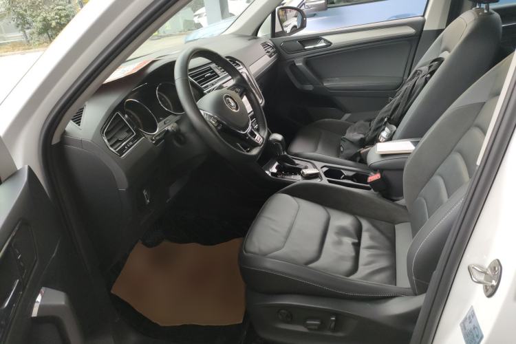 Used Volkswagen Tiguan L 2020 330TSI Automatic Two-Wheel Drive Panoramic Comfort Edition China VI Standard Left Front Seat