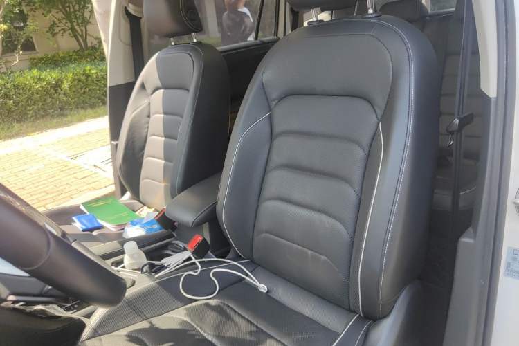 Used Volkswagen Tiguan L 2020 330TSI Automatic Two-Wheel Drive R-Line Flagship Version China VI Standard Left Front Seat