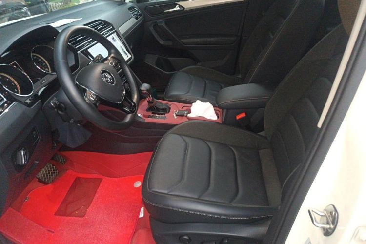 Used Volkswagen Tiguan L 2020 330TSI Automatic Two-Wheel Drive Panoramic Comfort Edition China VI Standard Left Front Seat