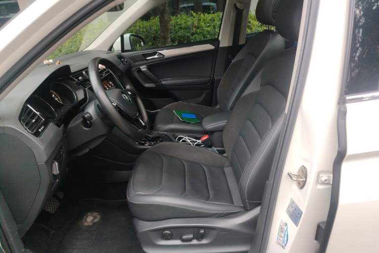 Used Volkswagen Tiguan L 2020 330TSI Automatic Two-Wheel Drive Smart Luxury Edition China VI Standard Left Front Seat