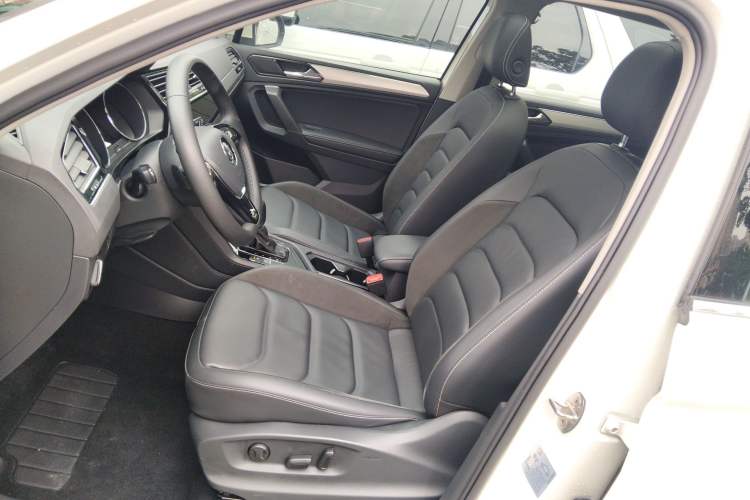 Used Volkswagen Tiguan L 2020 330TSI Automatic Two-Wheel Drive Panoramic Comfort Edition China VI Standard Left Front Seat