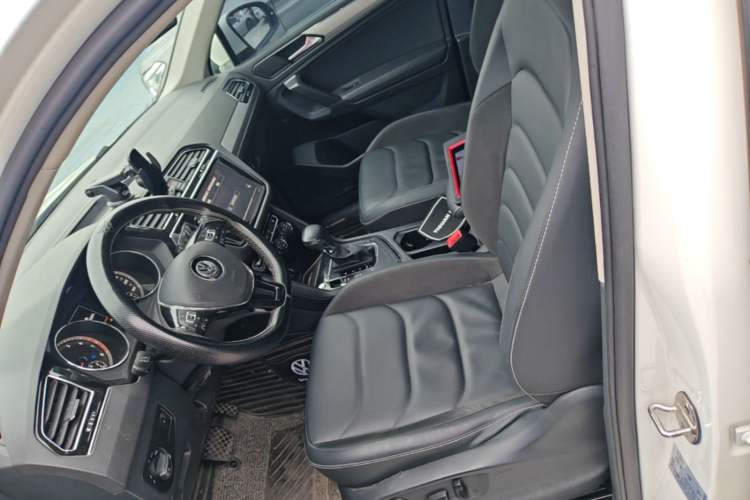 Used Volkswagen Tiguan L 2020 330TSI Automatic Two-Wheel Drive Panoramic Comfort Edition China VI Standard Left Front Seat