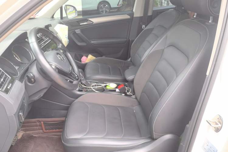 Used Volkswagen Tiguan L 2020 330TSI Automatic Two-Wheel Drive Smart Luxury Edition China VI Standard Left Front Seat