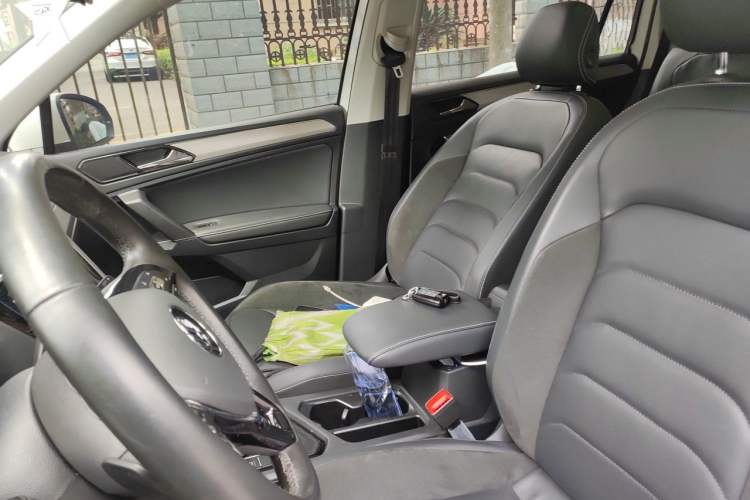 Used Volkswagen Tiguan L 2020 330TSI Automatic Two-Wheel Drive Panoramic Comfort Edition China VI Standard Left Front Seat