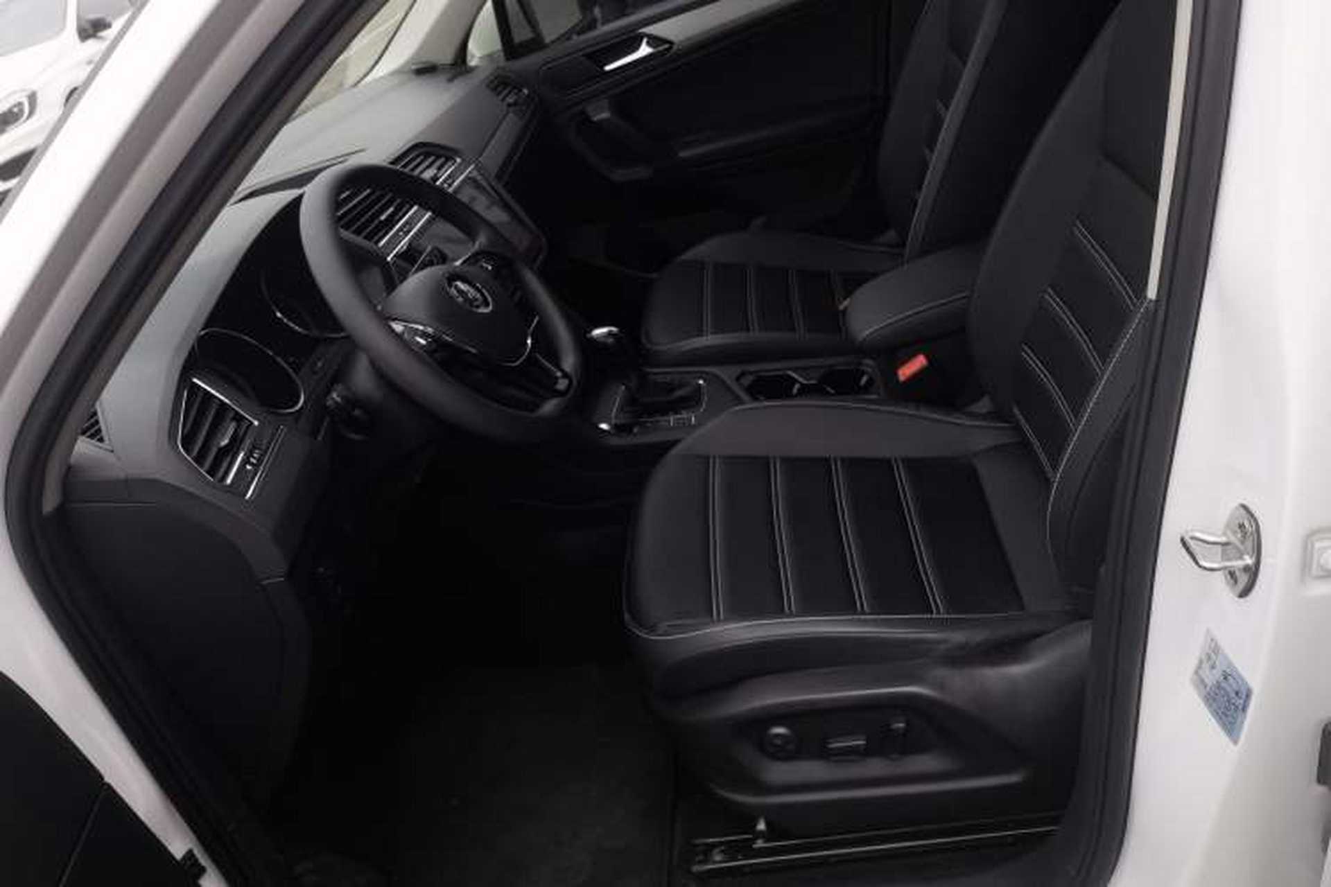 Used Volkswagen Tiguan L 2020 330TSI Automatic Two-Wheel Drive Luxury Edition China VI Standard Left Front Seat