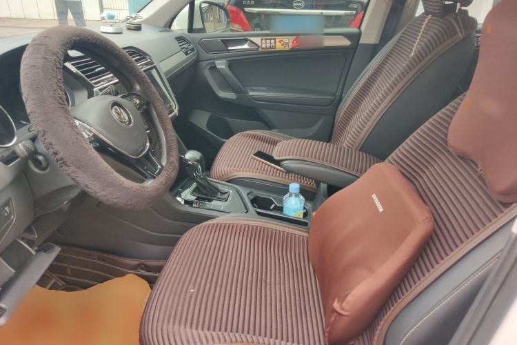 Used Volkswagen Tiguan L 2020 330TSI Automatic Two-Wheel Drive Smart Luxury Edition China VI Standard Left Front Seat
