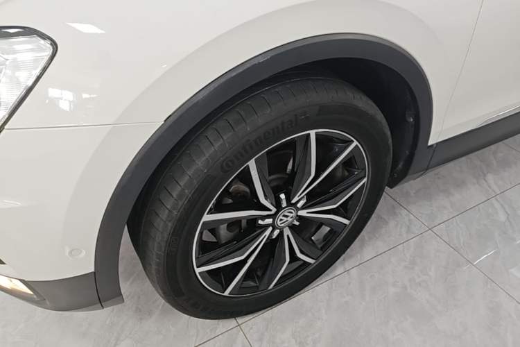 Used Volkswagen Tiguan L 2020 330TSI Automatic Two-Wheel Drive Smart Luxury Edition China VI Standard Left Front Wheel Hub