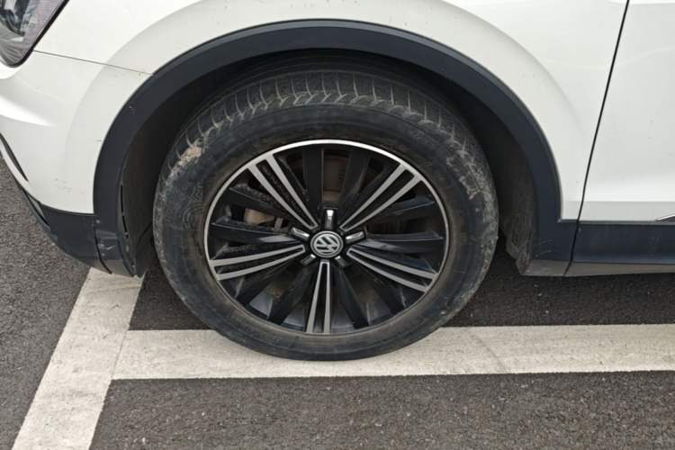 Used Volkswagen Tiguan L 2020 330TSI Automatic Two-Wheel Drive Panoramic Comfort Edition China VI Standard Left Front Wheel Hub