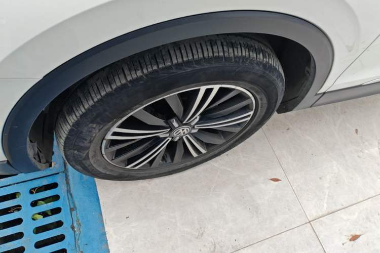 Used Volkswagen Tiguan L 2020 330TSI Automatic Two-Wheel Drive Panoramic Comfort Edition China VI Standard Left Front Wheel Hub