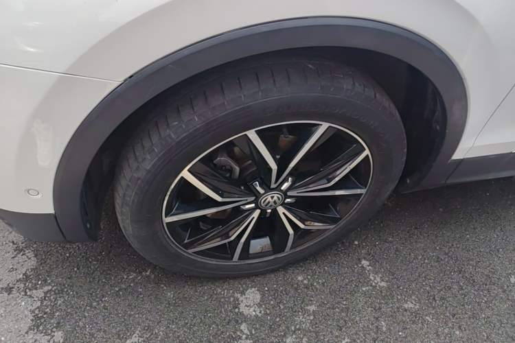 Used Volkswagen Tiguan L 2020 330TSI Automatic Two-Wheel Drive Smart Luxury Edition China VI Standard Left Front Wheel Hub