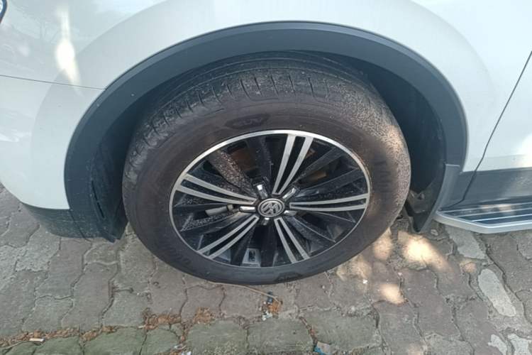 Used Volkswagen Tiguan L 2020 330TSI Automatic Two-Wheel Drive Panoramic Comfort Edition China VI Standard Left Front Wheel Hub