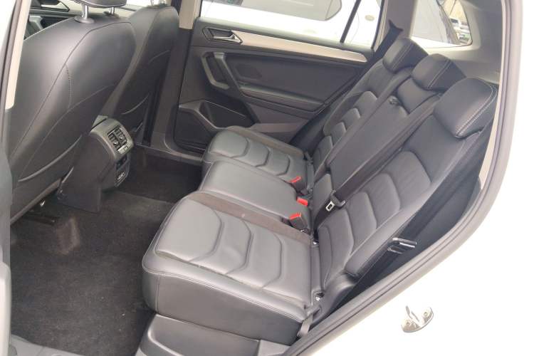 Used Volkswagen Tiguan L 2020 330TSI Automatic Two-Wheel Drive Panoramic Comfort Edition China VI Standard Left Rear Seat