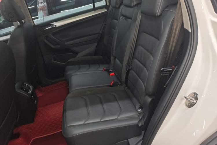 Used Volkswagen Tiguan L 2020 330TSI Automatic Two-Wheel Drive Panoramic Comfort Edition China VI Standard Left Rear Seat