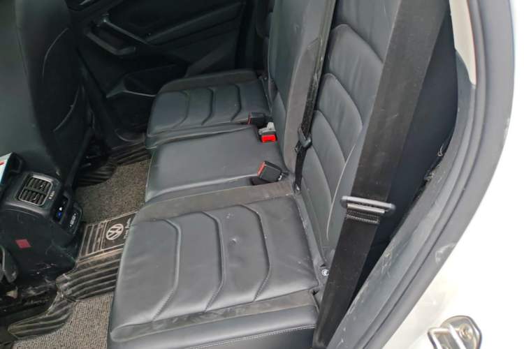 Used Volkswagen Tiguan L 2020 330TSI Automatic Two-Wheel Drive Panoramic Comfort Edition China VI Standard Left Rear Seat