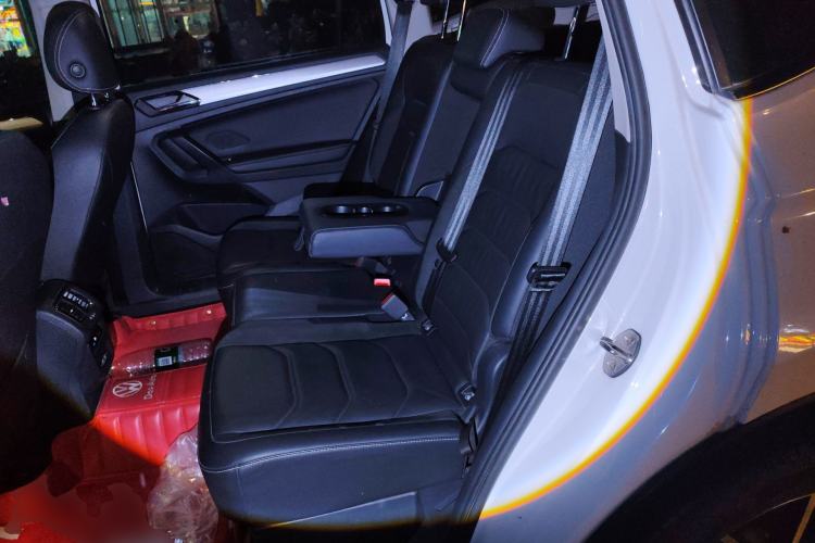 Used Volkswagen Tiguan L 2020 330TSI Automatic Two-Wheel Drive Smart Luxury Edition China VI Standard Left Rear Seat