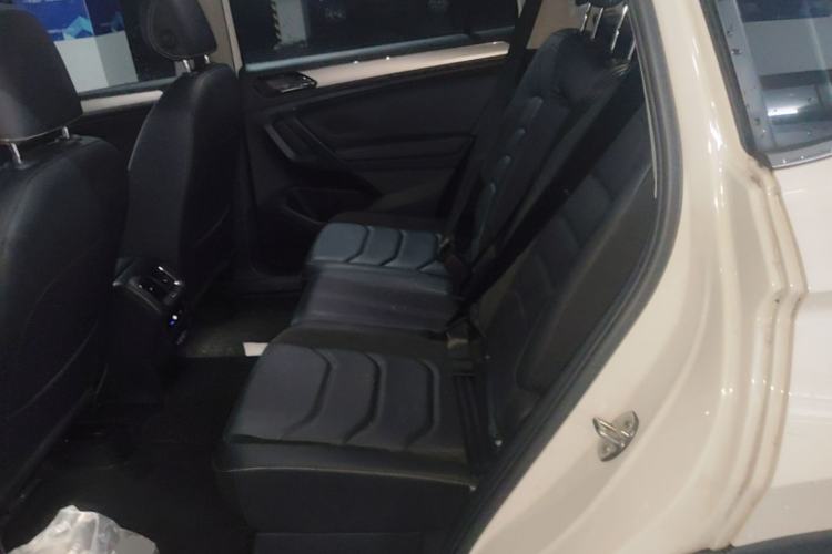 Used Volkswagen Tiguan L 2020 330TSI Automatic Two-Wheel Drive Panoramic Comfort Edition China VI Standard Left Rear Seat