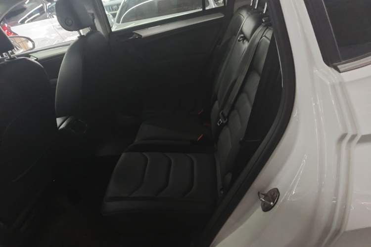 Used Volkswagen Tiguan L 2020 330TSI Automatic Two-Wheel Drive Smart Luxury Edition China VI Standard Left Rear Seat