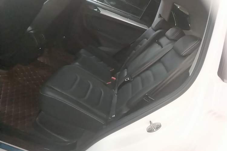 Used Volkswagen Tiguan L 2020 330TSI Automatic Two-Wheel Drive Smart Luxury Edition China VI Standard Left Rear Seat