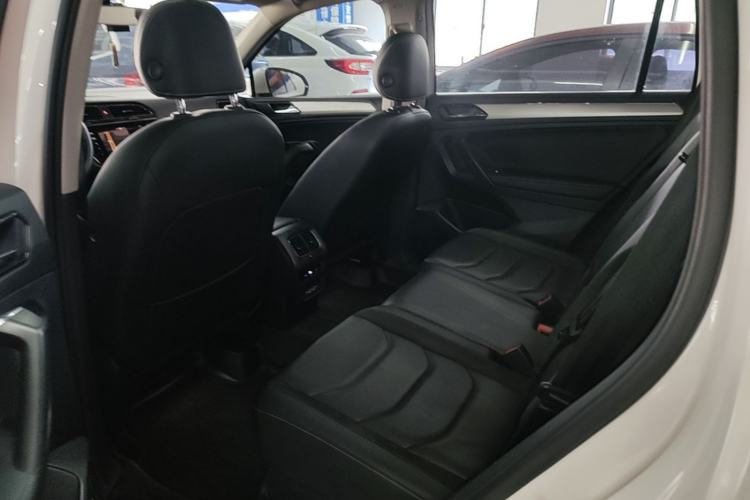 Used Volkswagen Tiguan L 2020 330TSI Automatic Two-Wheel Drive Smart Luxury Edition China VI Standard Left Rear Seat