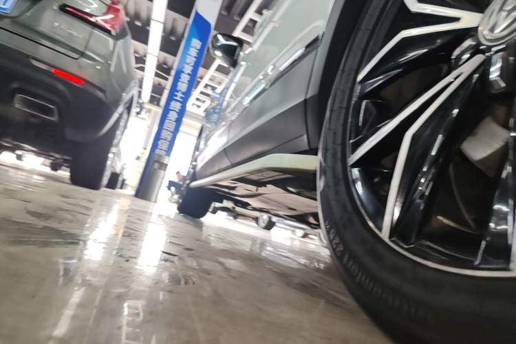 Used Volkswagen Tiguan L 2020 330TSI Automatic Two-Wheel Drive Smart Luxury Edition China VI Standard Left Side Sill