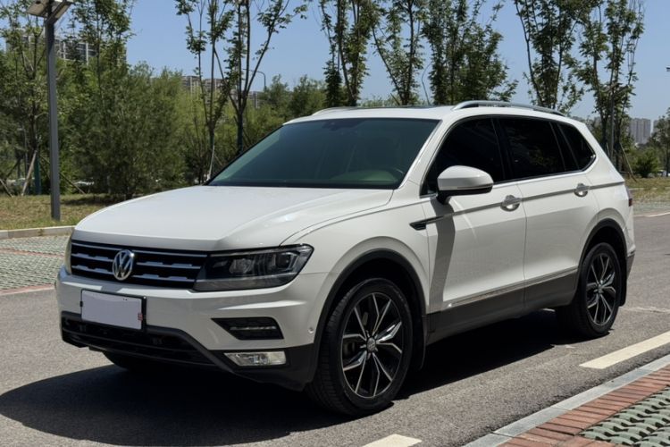 Volkswagen Tiguan L 2020 330TSI Automatic Two-Wheel Drive Smart Luxury Edition China VI Standard usado Guazi used car, China used car export, Used car for sale, Used cars, Cheapest cars for sale