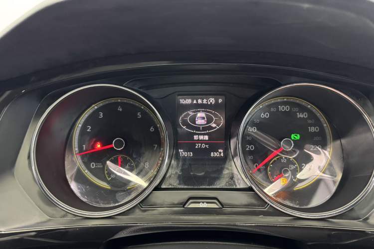 Used Volkswagen Tiguan L 2020 330TSI Automatic Two-Wheel Drive Smart Luxury Edition China VI Standard Odometer Close Up