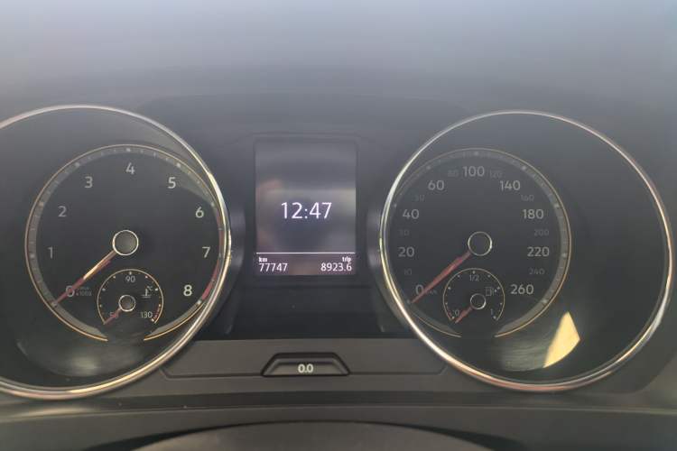 Used Volkswagen Tiguan L 2020 330TSI Automatic Two-Wheel Drive Luxury Edition China VI Standard Odometer Close Up