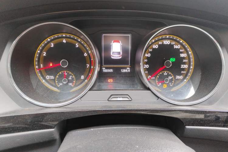 Used Volkswagen Tiguan L 2020 330TSI Automatic Two-Wheel Drive Panoramic Comfort Edition China VI Standard Odometer Close Up