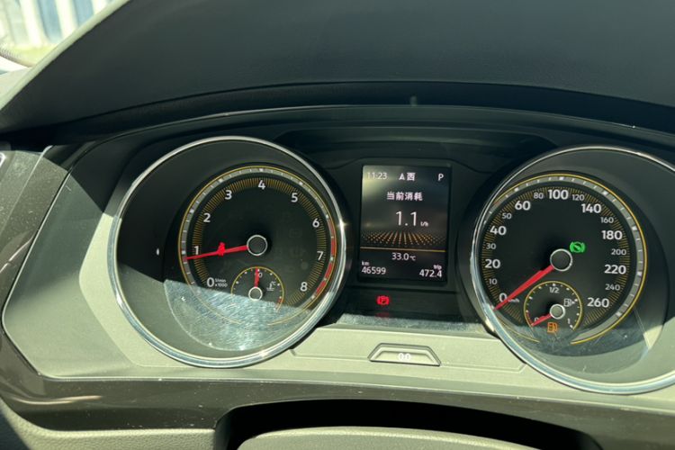 Used Volkswagen Tiguan L 2020 330TSI Automatic Two-Wheel Drive Smart Luxury Edition China VI Standard Odometer Close Up