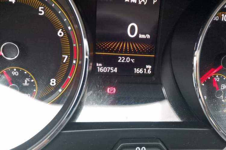 Used Volkswagen Tiguan L 2020 330TSI Automatic Two-Wheel Drive Smart Luxury Edition China VI Standard Odometer Close Up