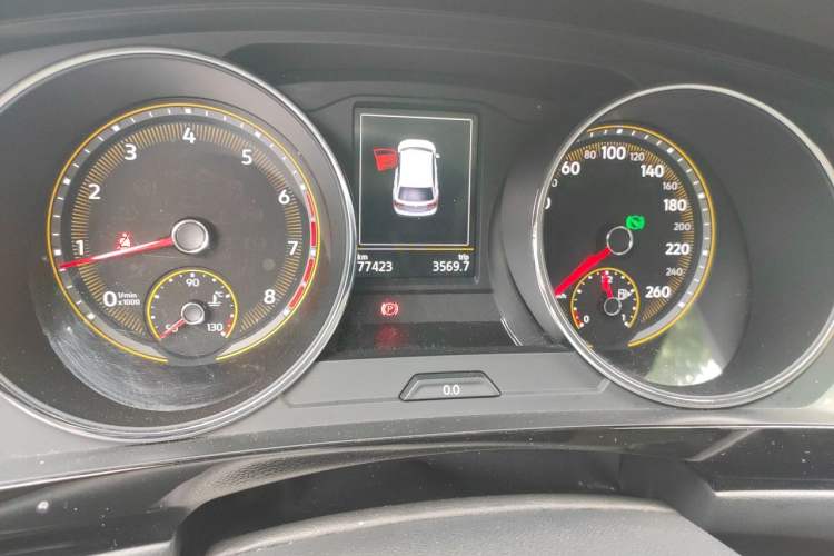 Used Volkswagen Tiguan L 2020 330TSI Automatic Two-Wheel Drive Panoramic Comfort Edition China VI Standard Odometer Close Up