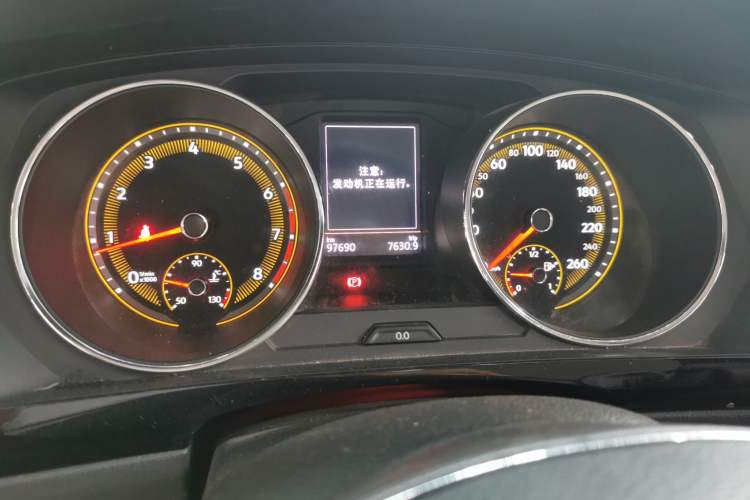 Used Volkswagen Tiguan L 2020 330TSI Automatic Two-Wheel Drive Smart Luxury Edition China VI Standard Odometer Close Up