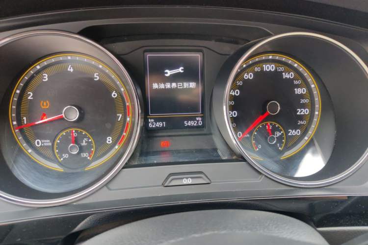 Used Volkswagen Tiguan L 2020 330TSI Automatic Two-Wheel Drive Smart Luxury Edition China VI Standard Odometer Close Up