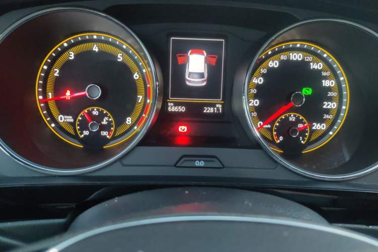 Used Volkswagen Tiguan L 2020 330TSI Automatic Two-Wheel Drive Panoramic Comfort Edition China VI Standard Odometer Close Up