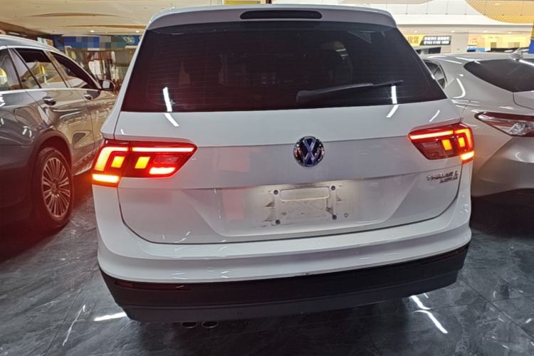 Used Volkswagen Tiguan L 2020 330TSI Automatic Two-Wheel Drive Luxury Edition China VI Standard Rear